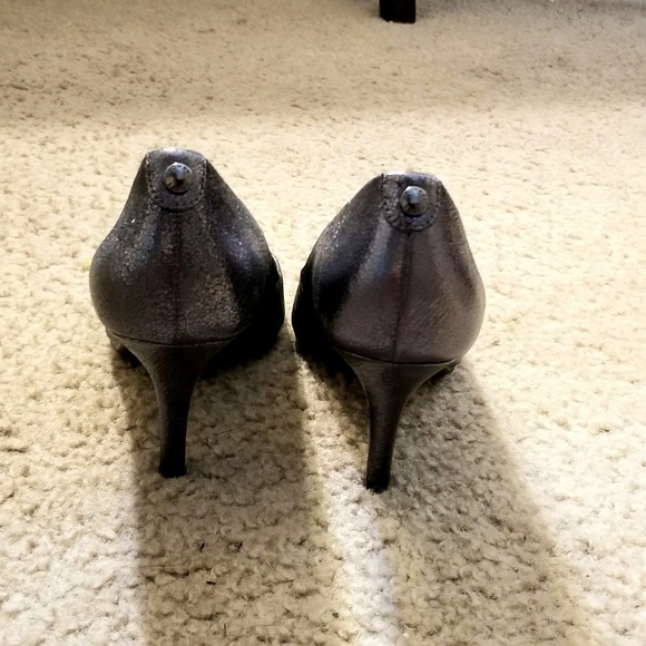 Shoes - Picture 3 of 4